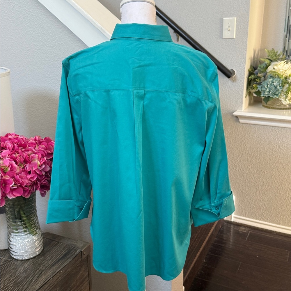 Chico’s NO IRON™ Stretch-Sateen Shirt in Seaspray - Picture 9 of 13